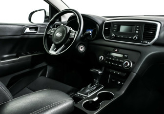 Подержанный автомобиль Kia Sportage 2020 года (9 фото)