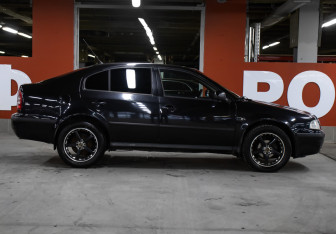 Подержанный автомобиль Skoda Octavia Liftback 2010 года (4 фото)