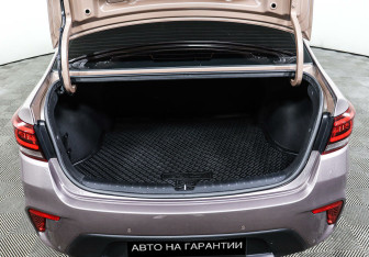 Подержанный автомобиль Kia Rio Sedan 2019 года (17 фото)