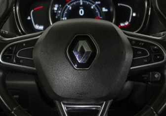 Подержанный автомобиль Renault Espace 2016 года (11 фото)