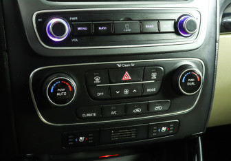 Подержанный автомобиль Kia Sorento 2012 года (17 фото)