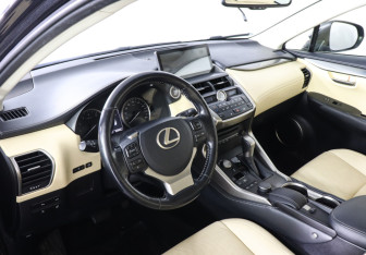Подержанный автомобиль Lexus NX 2017 года (9 фото)