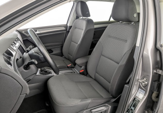 Подержанный автомобиль Volkswagen Golf Hatchback 2013 года (20 фото)