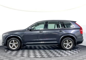 Подержанный автомобиль Volvo XC90 2016 года (8 фото)