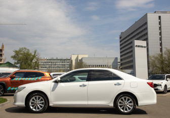 Подержанный автомобиль Toyota Camry Sedan 2014 года (6 фото)