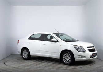 Подержанный автомобиль Chevrolet Cobalt Sedan 2014 года (3 фото)