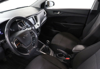 Подержанный автомобиль Hyundai Solaris Sedan 2019 года (9 фото)