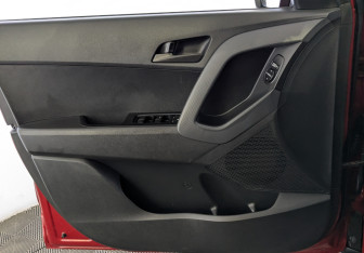 Подержанный автомобиль Hyundai Creta 2018 года (19 фото)