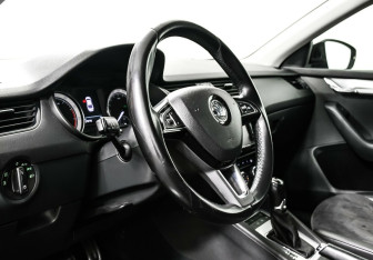 Подержанный автомобиль Skoda Octavia Liftback 2014 года (10 фото)