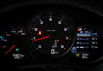 Подержанный автомобиль Porsche Macan 2018 года (16 фото)