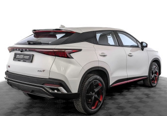 Подержанный автомобиль Omoda C5 2023 года (5 фото)