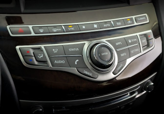 Подержанный автомобиль Infiniti QX60 2019 года (27 фото)