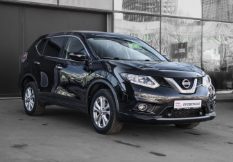 Подержанный автомобиль Nissan X-Trail 2015 года (3 фото)