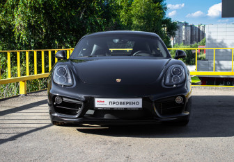 Подержанный автомобиль Porsche Cayman 2013 года (2 фото)