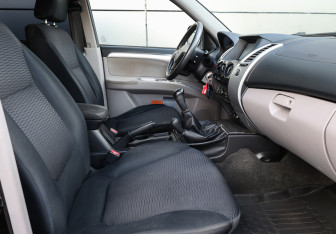 Подержанный автомобиль Mitsubishi Pajero Sport 2013 года (8 фото)