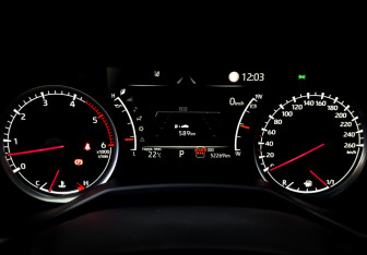 Подержанный автомобиль Toyota Land Cruiser Suv 2021 года (13 фото)