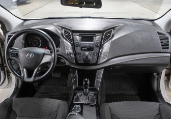 Подержанный автомобиль Hyundai i40 Sedan 2015 года (13 фото)