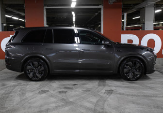 Подержанный автомобиль LiXiang L9 2023 года (4 фото)