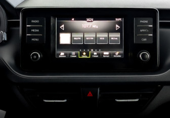 Подержанный автомобиль Skoda Rapid Liftback 2021 года (15 фото)