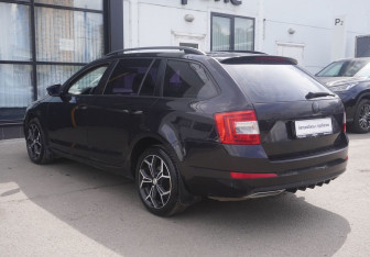 Подержанный автомобиль Skoda Octavia Wagon 2014 года (7 фото)