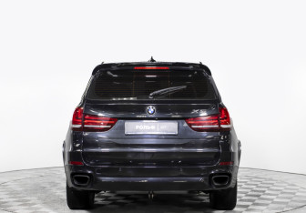 Подержанный автомобиль BMW X5 2015 года (6 фото)