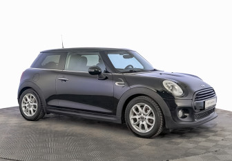 Подержанный автомобиль MINI Hatch 2016 года (3 фото)