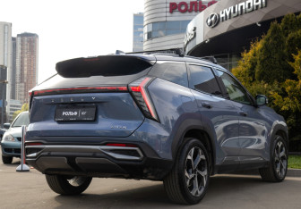 Подержанный автомобиль Geely Atlas 2023 года (4 фото)