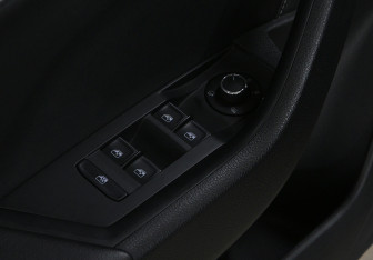 Подержанный автомобиль Skoda Superb Liftback 2023 года (13 фото)