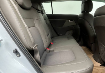 Подержанный автомобиль Kia Sportage 2011 года (11 фото)