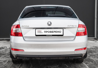 Подержанный автомобиль Skoda Octavia Liftback 2014 года (5 фото)