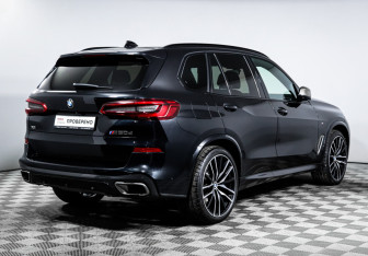 Подержанный автомобиль BMW X5 2019 года (5 фото)