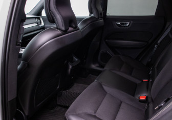 Подержанный автомобиль Volvo XC60 2019 года (11 фото)