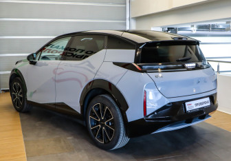 Подержанный автомобиль Zeekr X 2023 года (4 фото)