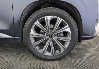 Подержанный автомобиль Exeed VX 2023 года (18 фото)