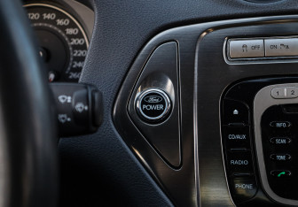 Подержанный автомобиль Ford Mondeo Sedan 2008 года (14 фото)