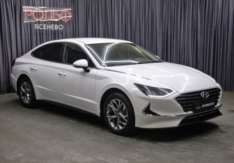 Подержанный автомобиль Hyundai Sonata 2020 года (3 фото)
