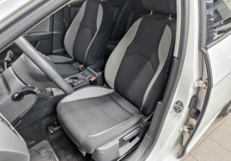 Подержанный автомобиль SEAT Leon Hatchback 2013 года (21 фото)