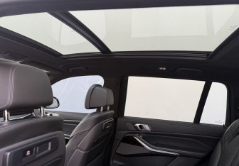 Подержанный автомобиль BMW X7 2020 года (24 фото)