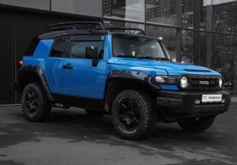 Подержанный автомобиль Toyota FJ Cruiser 2007 года (3 фото)