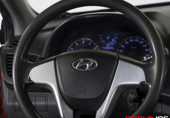 Подержанный автомобиль Hyundai Solaris Sedan 2011 года (13 фото)