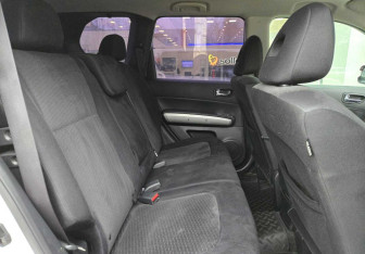 Подержанный автомобиль Nissan X-Trail 2013 года (11 фото)
