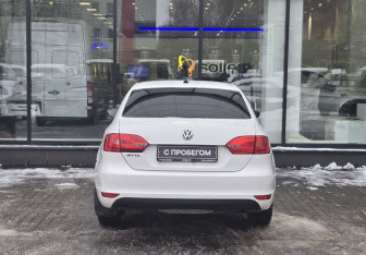 Подержанный автомобиль Volkswagen Jetta Sedan 2013 года (7 фото)