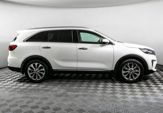 Подержанный автомобиль Kia Sorento 2019 года (4 фото)