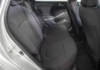 Подержанный автомобиль Hyundai Solaris Sedan 2012 года (10 фото)