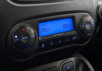 Подержанный автомобиль Hyundai ix35 2014 года (25 фото)