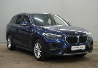 Подержанный автомобиль BMW X1 2020 года (3 фото)