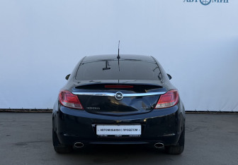 Подержанный автомобиль Opel Insignia Sedan 2010 года (6 фото)
