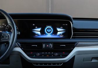 Подержанный автомобиль Hongqi HS5 2023 года (9 фото)
