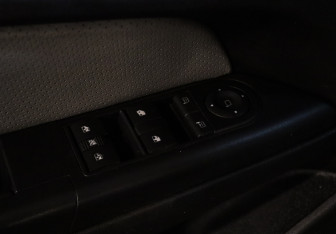 Подержанный автомобиль Opel Astra Sedan 2009 года (13 фото)