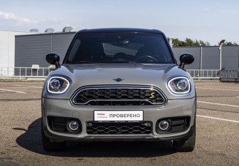 Подержанный автомобиль MINI Countryman 2020 года (3 фото)